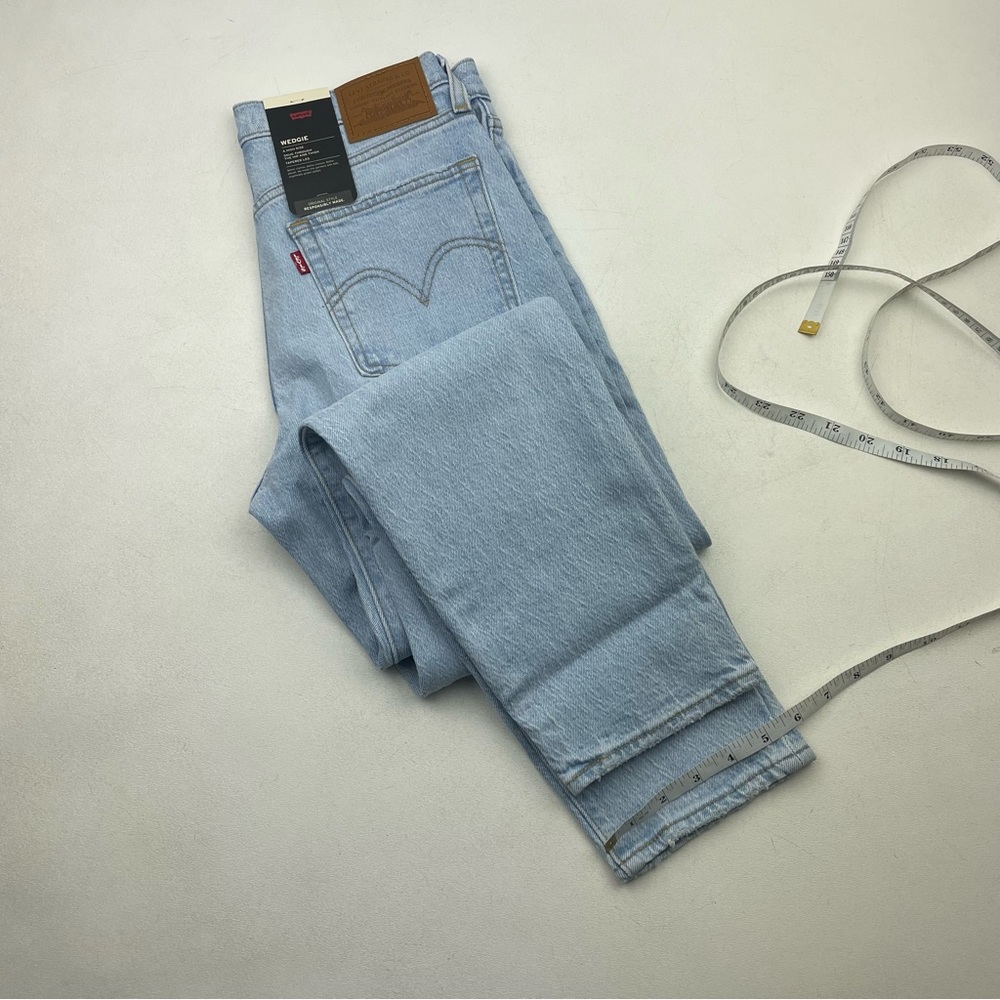 NWT Levi’s High Waist wedgie Tapered fit Jeans - Picture 7 of 7